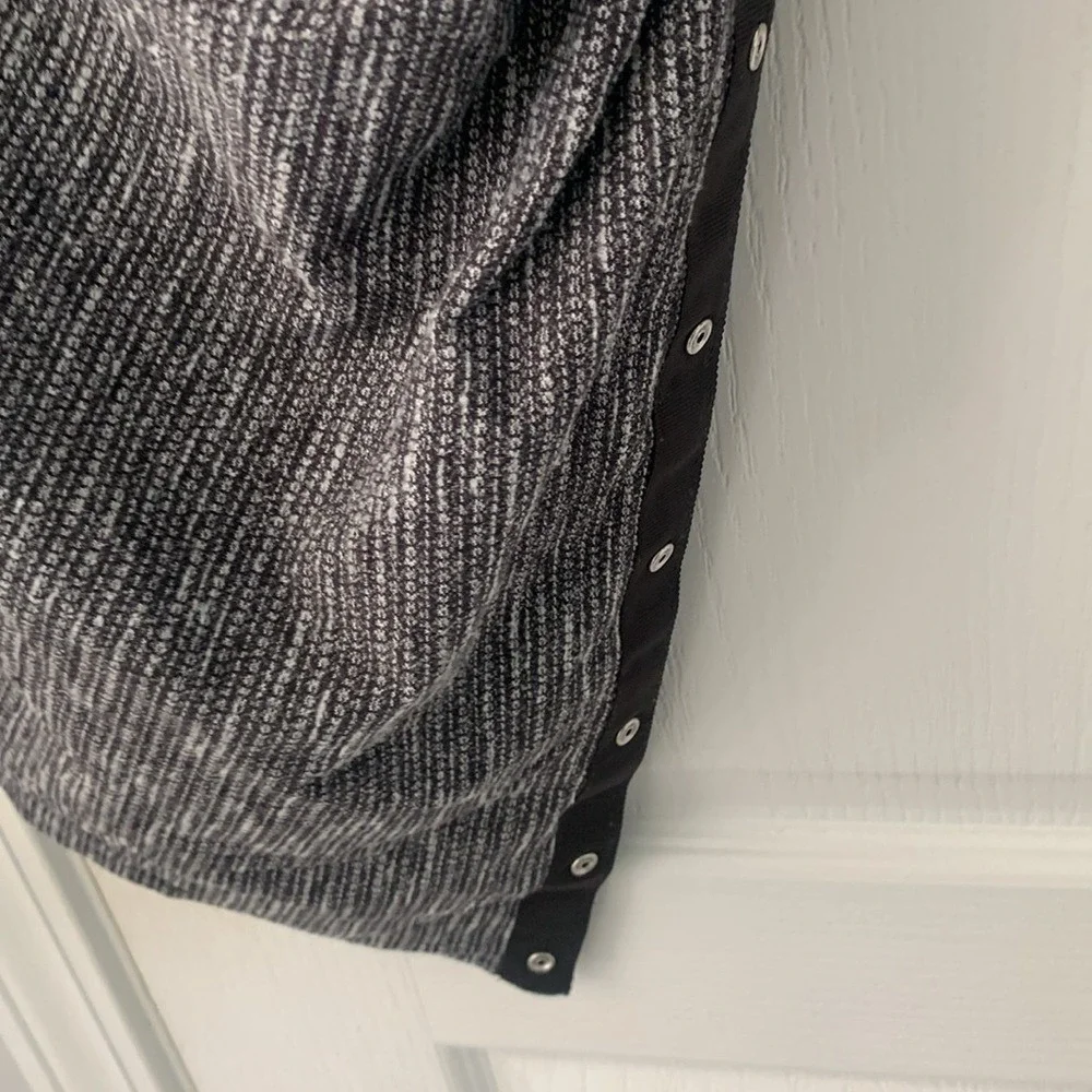 Lululemon Gray Striped‎ Vinyasa Reversible Convertible Snap Scarf